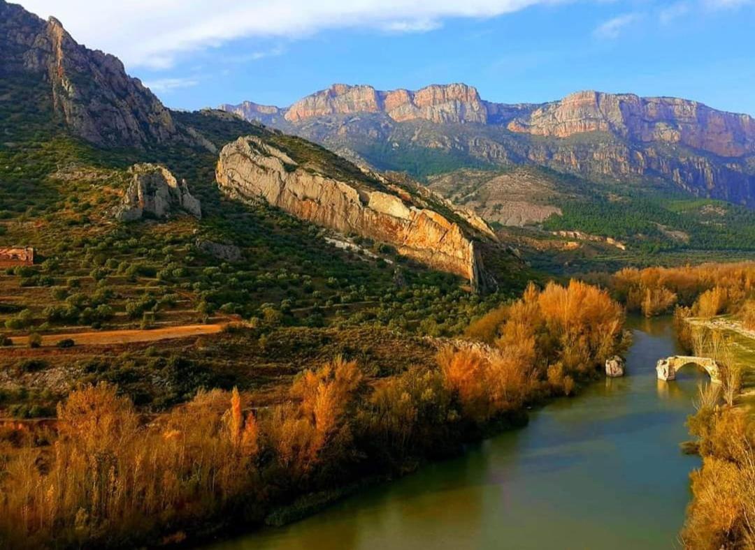 Cal Perico, Tourist And Climbing Apartament Camarasa エクステリア 写真