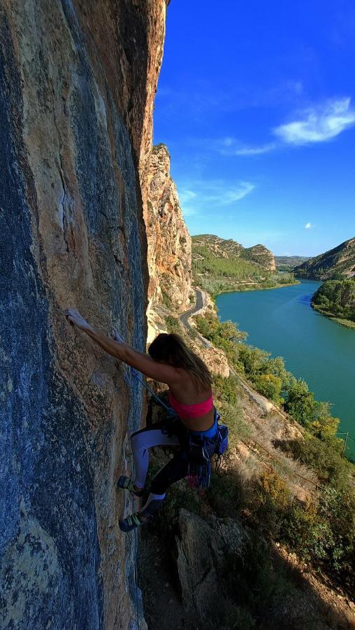 Cal Perico, Tourist And Climbing Apartament Camarasa エクステリア 写真